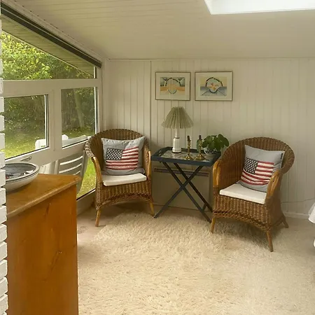 Cozy Summer House In With Sea View *