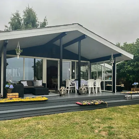 Cozy Summer House In With Sea View Nysted