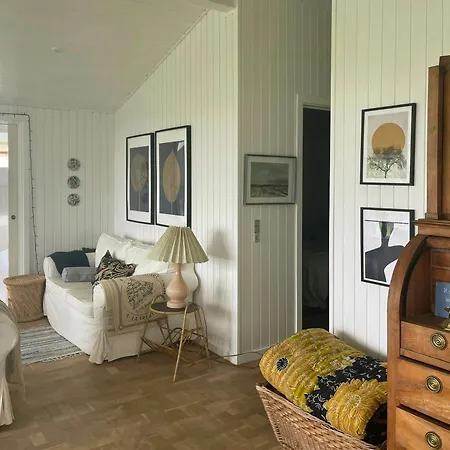 Cozy Summer House In With Sea View